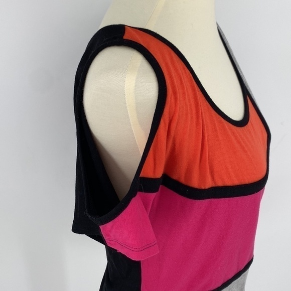 LOTS OF LOVE ..BY SPEECHLESS TEE - Picture 2 of 3